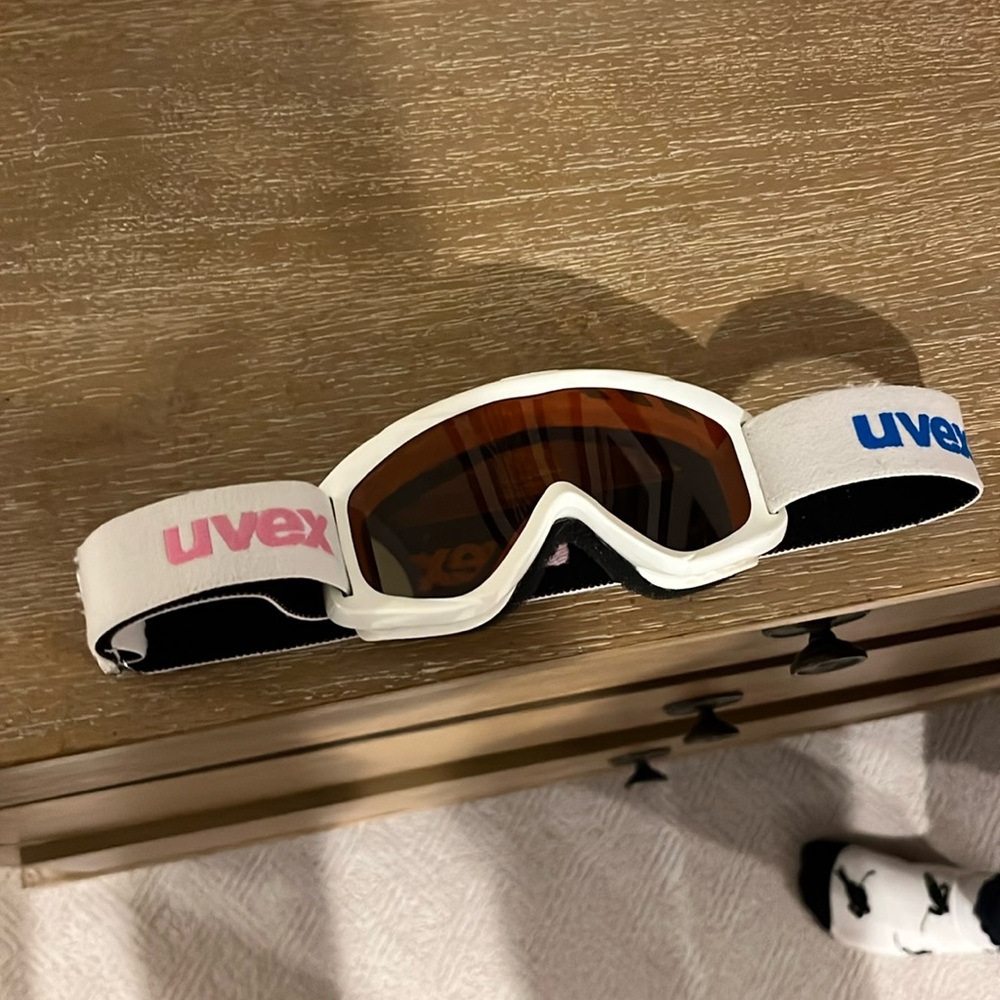 UVEX toddler ski goggles age 3-5 good used condition